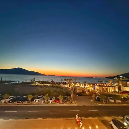 شقة Golden Sunset Radhime فلورا